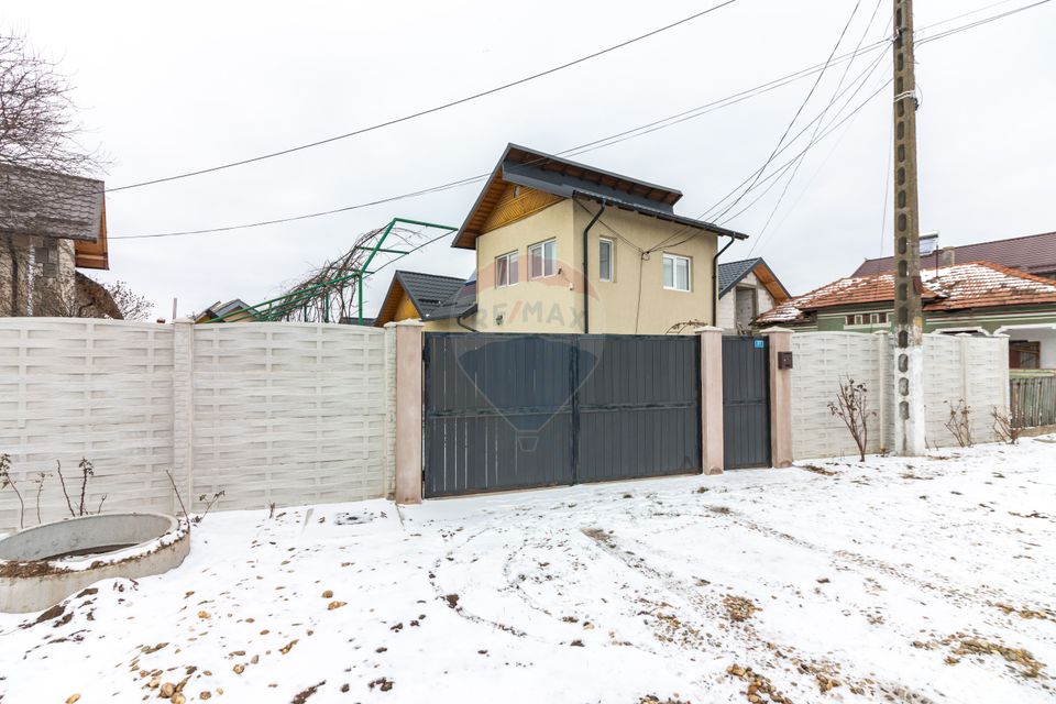 Casă / Vilă de vânzare Picior de Munte, Dambovita