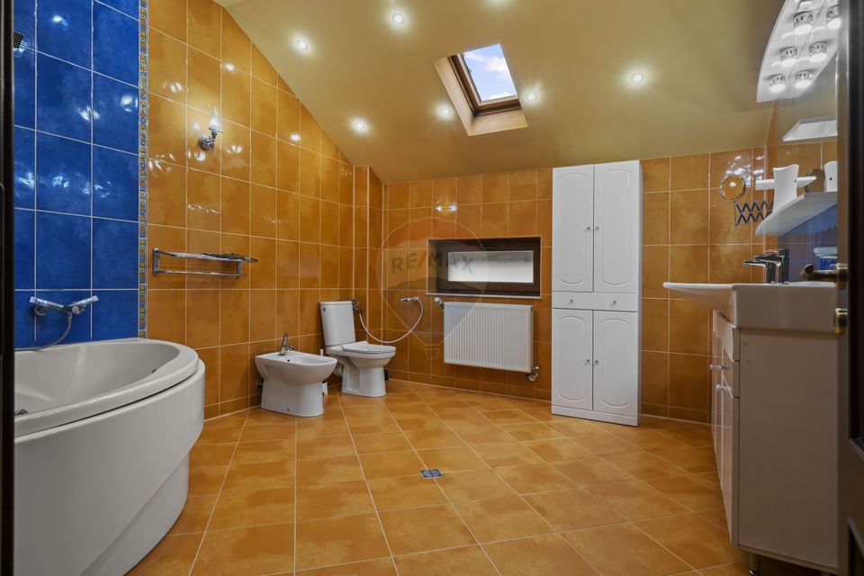 Casă / Vilă cu 6 camere de închiriat în zona Nord