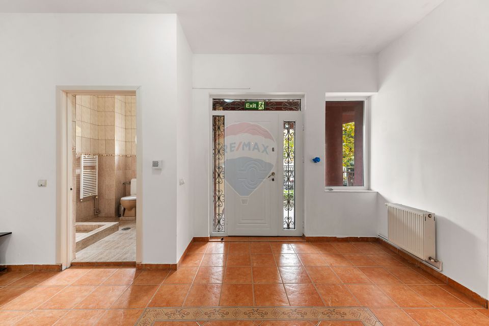 DE VANZARE  Vilă cu 14 camere PIPERA/VOLUNTARI/ROND OMV