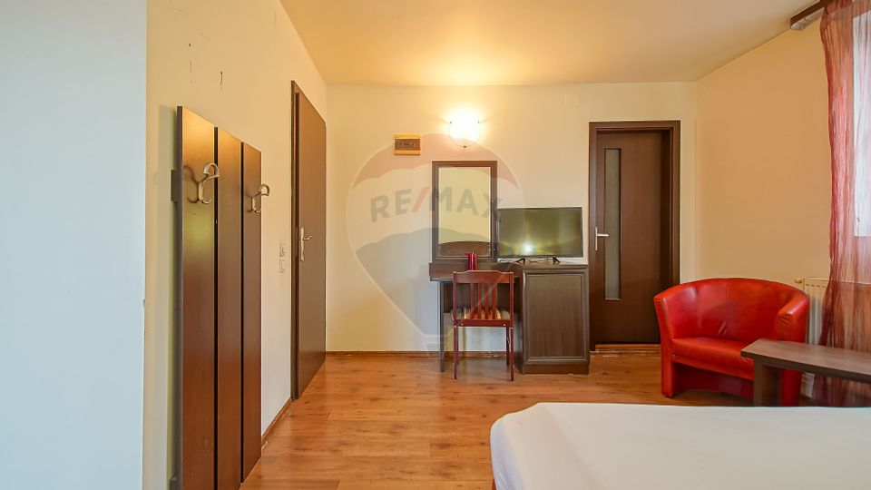 Casă / Vilă cu 12 camere de vânzare în zona Astra