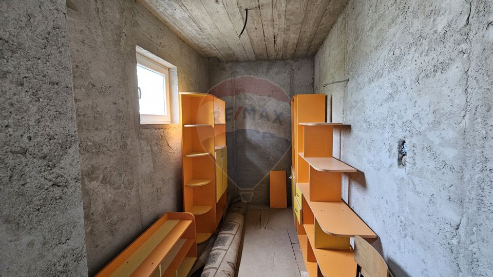 Casă / Vilă, teren 1700mp,  în Lisaura-Ipotești, Suceava