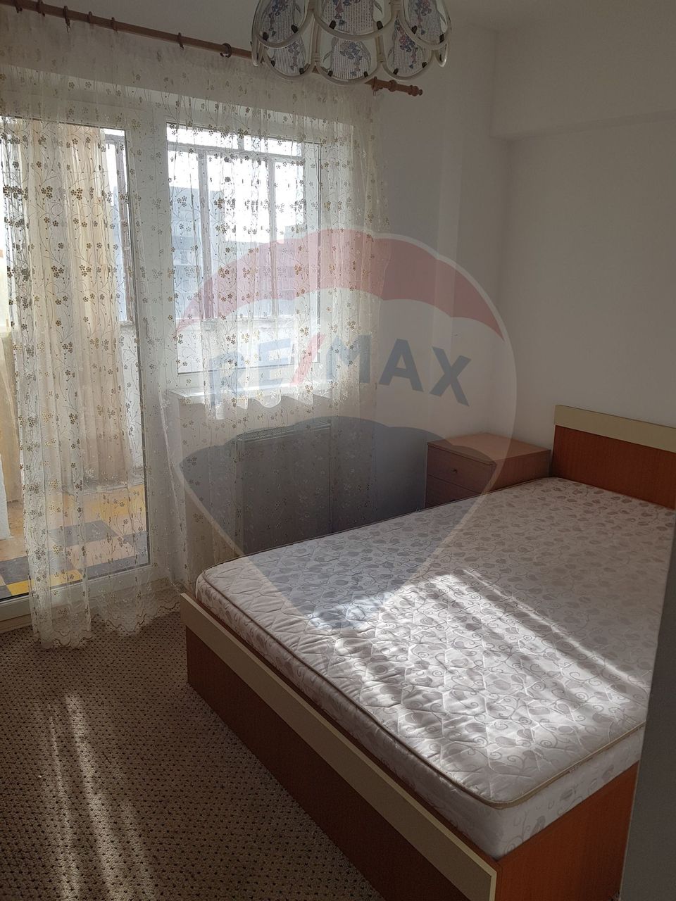 Apartament cu 4 camere de închiriat în zona Aurel Vlaicu