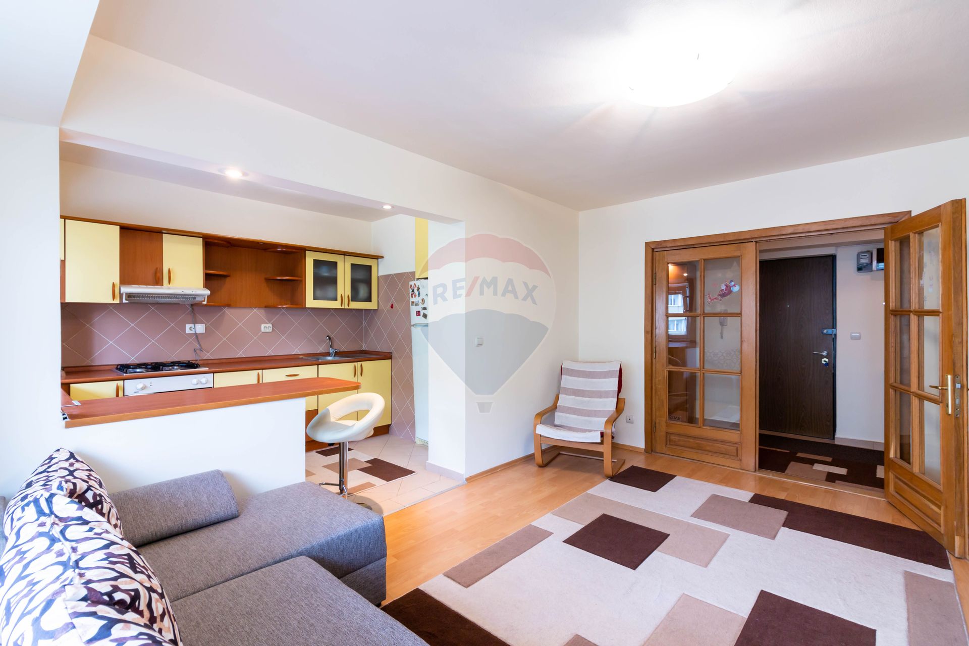 Apartament 3 camere vanzare in bloc de apartamente Bucuresti, Titulescu