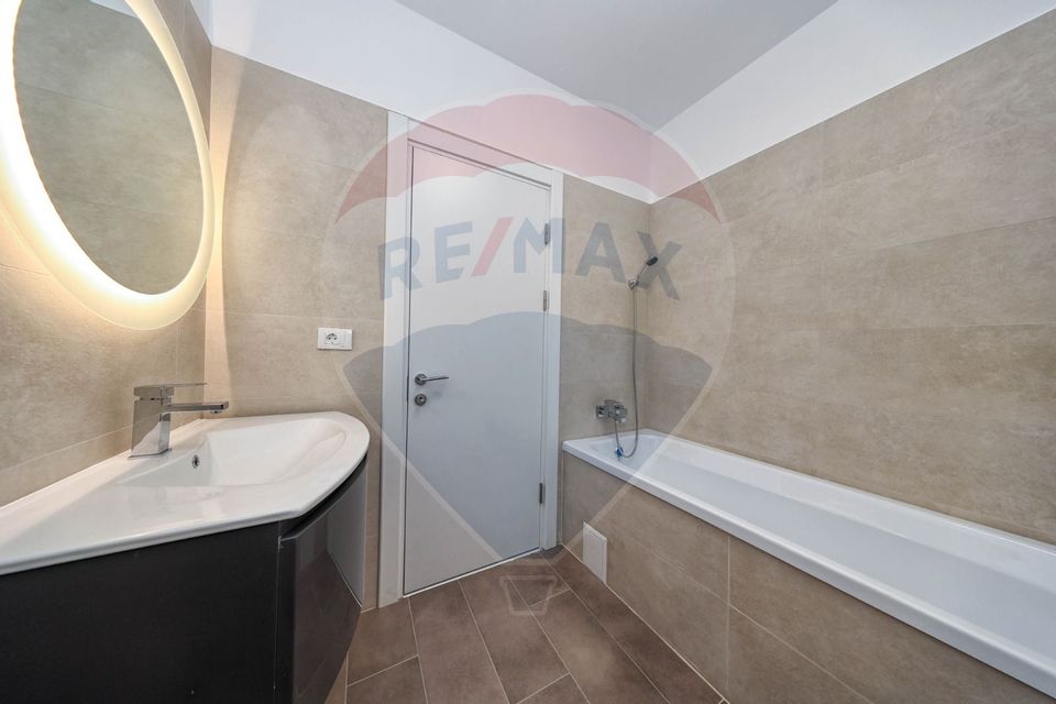 Apartament nou, modern, curte proprie si terasa