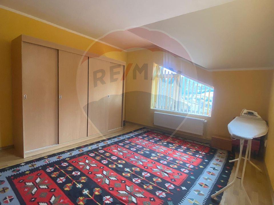 Casă / Vilă cu 6 camere de vânzare Podul Dambovitei/ Arges