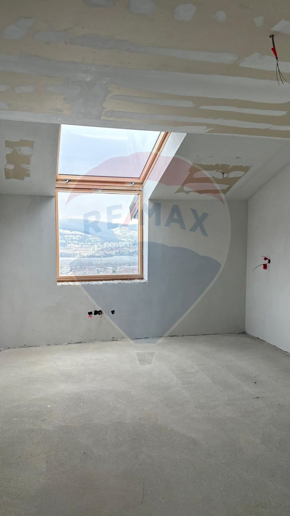 Casa noua, premium, cu panoramă superbă asupra orașului