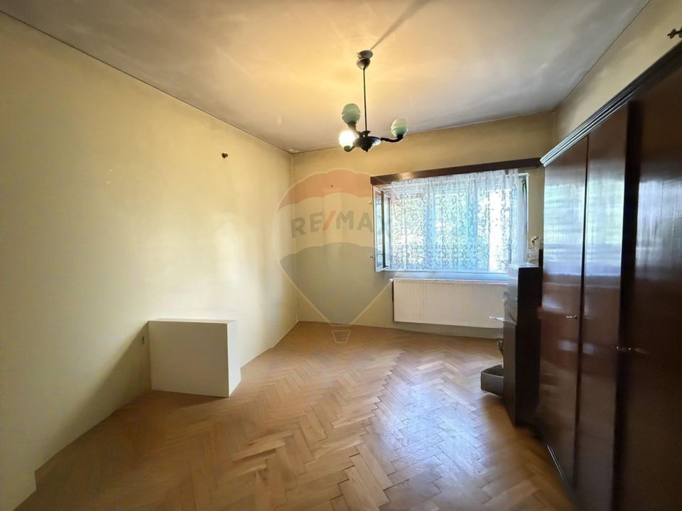 Land 1,100sqm Strada Luica