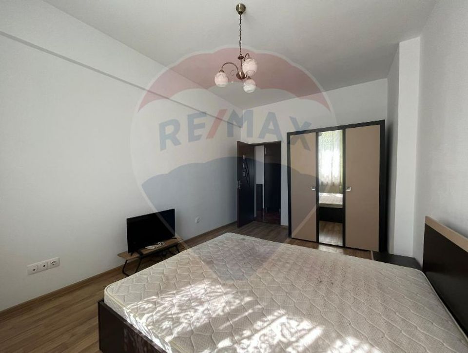 Apartament 3 camere in apropiere de facultatile ULBS-Inchiriere