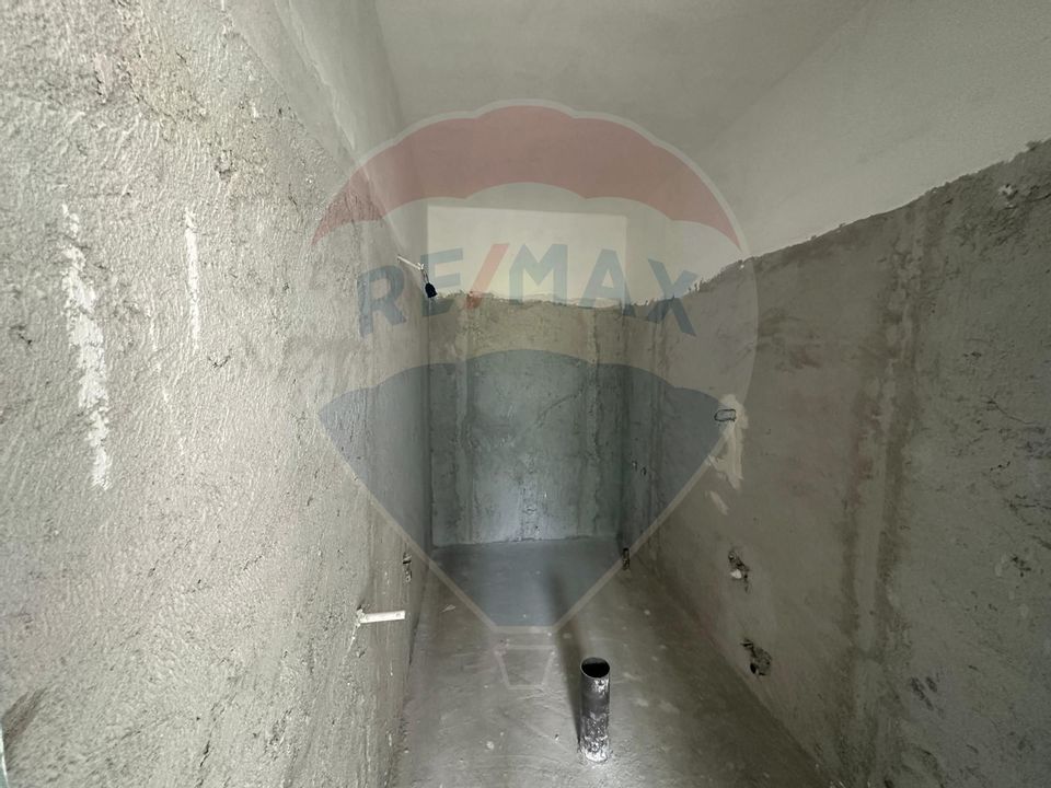 Apartament  de vânzare cu 3 camere, în apropiere de Băile Cojocna