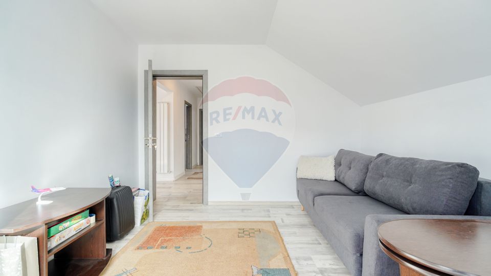 5 room House / Villa for sale, Est area