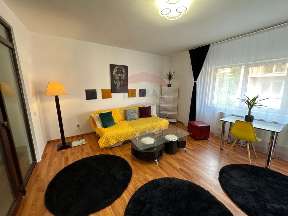 Apartament cu 3 camere de închiriat în Andrei Mureșanu