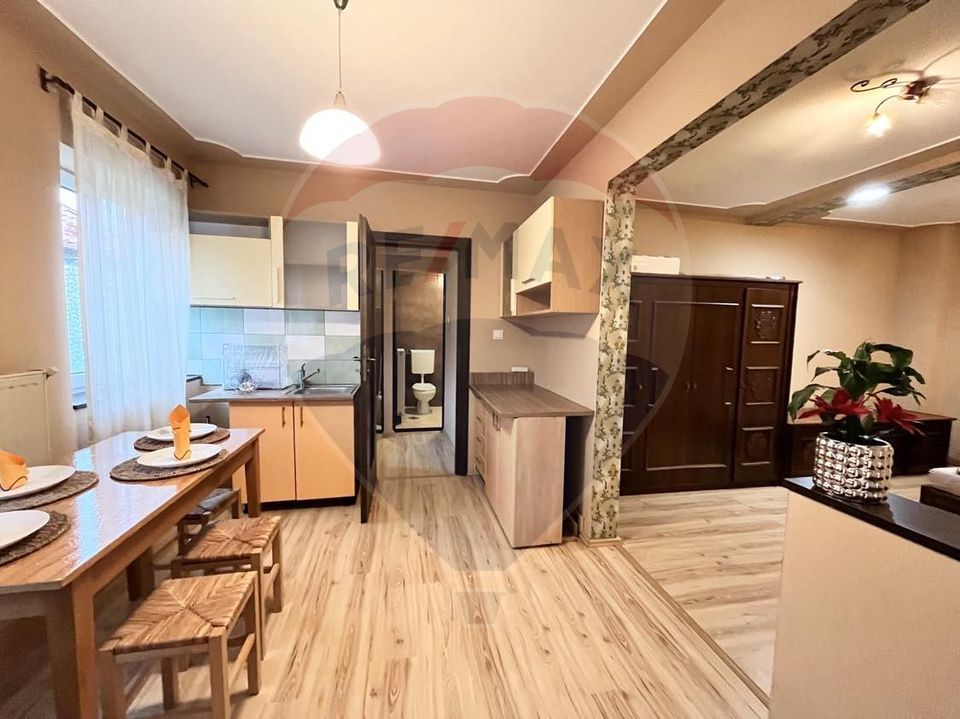 Apartament la casa de inchiriat!