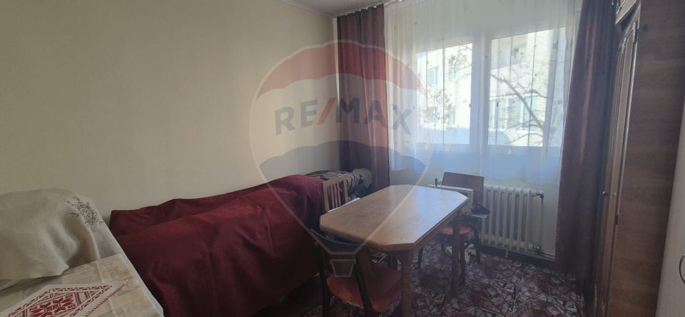 Apartament cu 3 camere de vânzare în Mănăștur