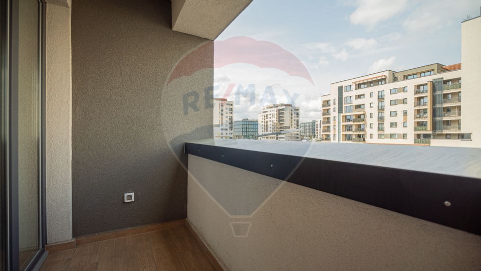 Apartament 2 camere nemobilat, cu loc de parcare si boxa | Coresi