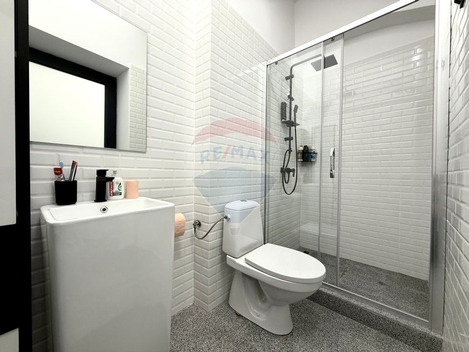 Apartament 2 camere ultracentral, împărțit în 2 unități – parcare