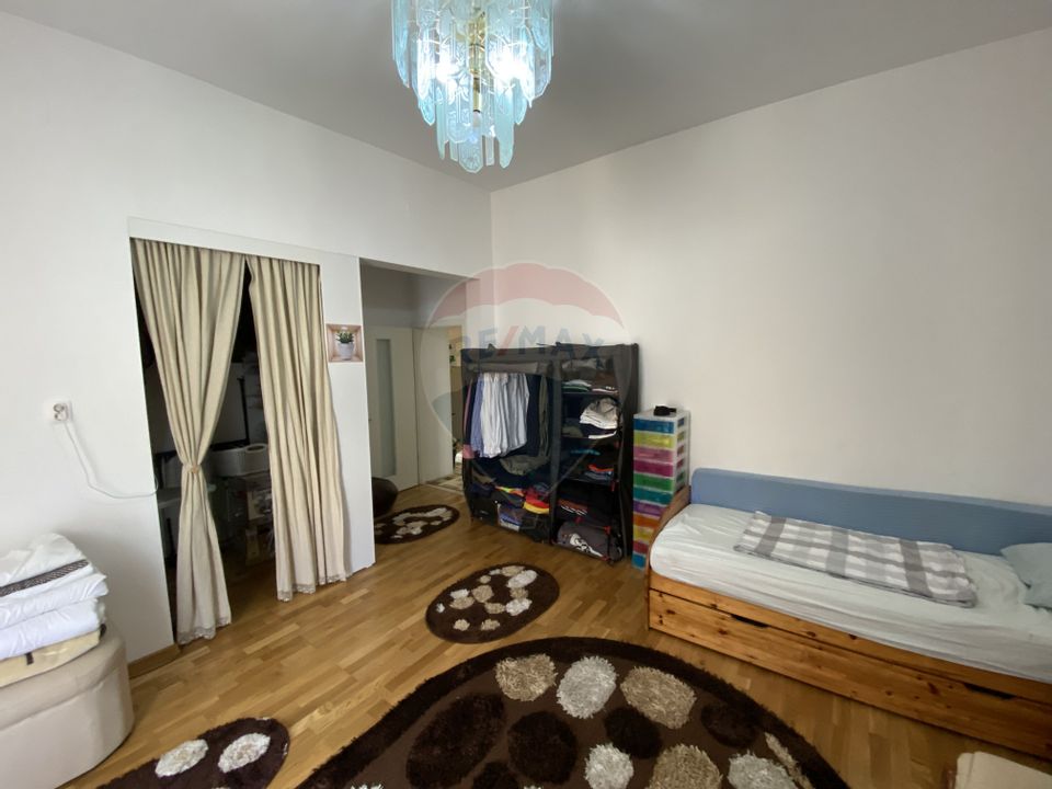 Apartament cu 3 camere de vanzare in zona Central