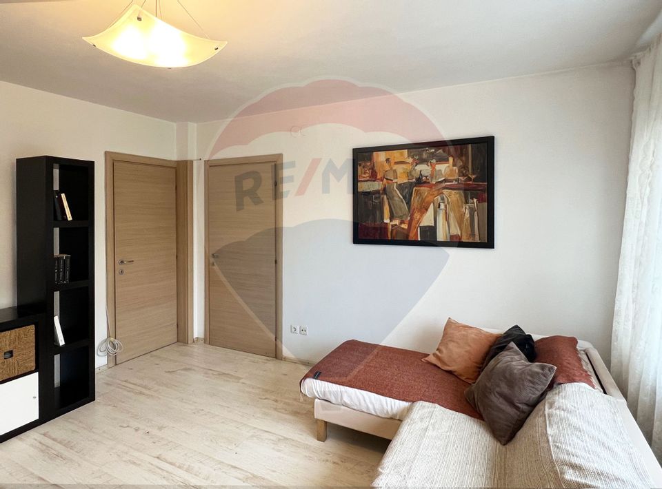 Vanzare apartament spatios,  3 camere - Metrou 1Mai