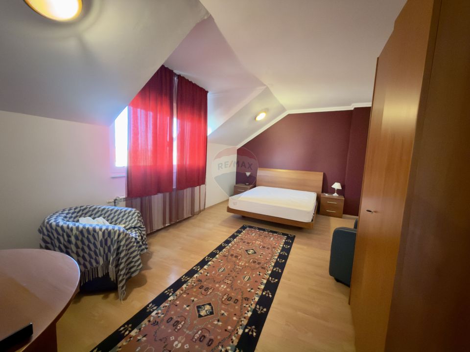 Casă / Vilă 8 camare cartier Beverly Hills Sanmartin