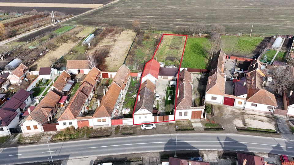 Doua case, 8 camere- oportunitate business - Bod, 2164 mp teren