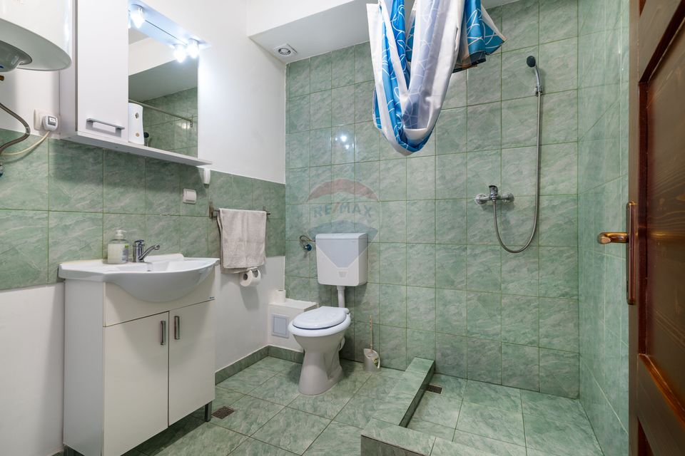 Cabana cu 7 camere de vânzare, 387 mp util, 1300 mp teren!