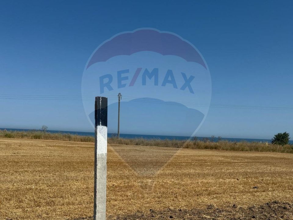 Teren intravilan de vanzare la 550m de plaja Corbu Constanta