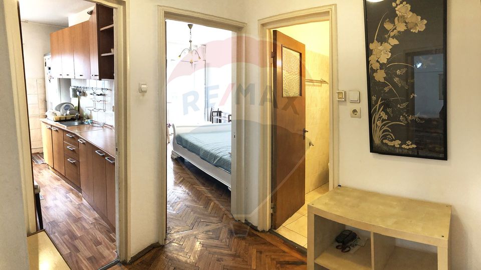 Vanzare apartament cu doua camere plus boxa in zona Cismigiu