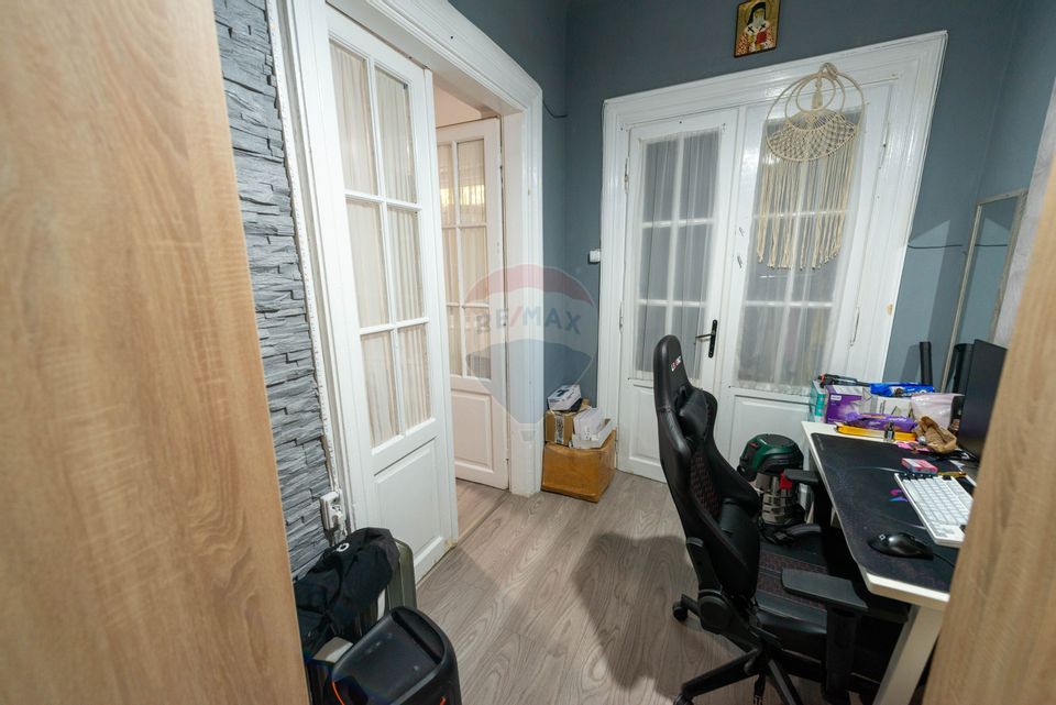 Villa for sale in P-ta Unirii area 140 sqm land