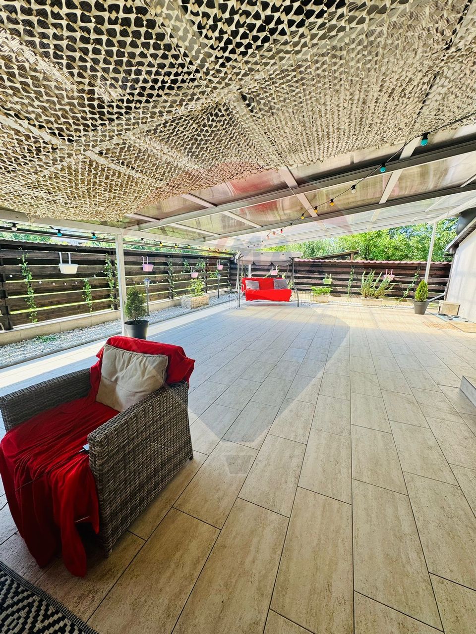 Casă / Vilă cu 8 camere de vânzare în zona Vest