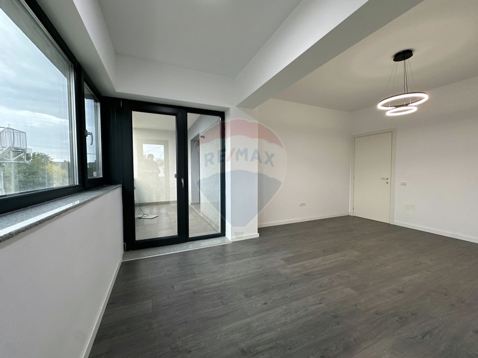 Apartament nou de Închiriat 3 camere în Pipera !