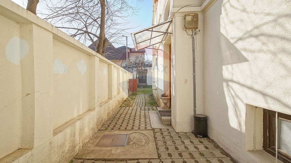 9 room House / Villa for rent, Centrul Civic area