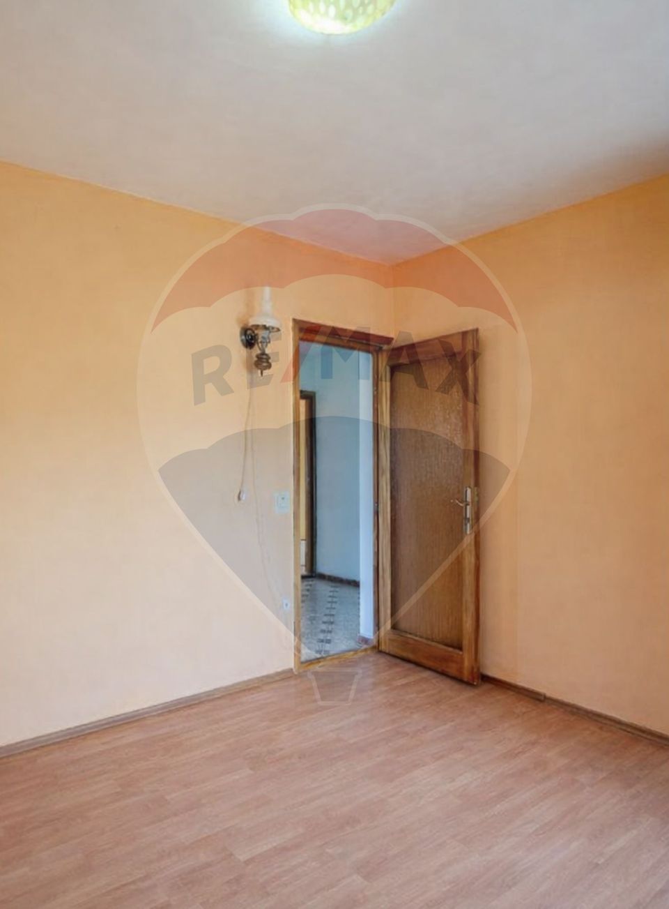 Vila rezidential/  gradina de vis/sera/ panouri/ Sanpetru!