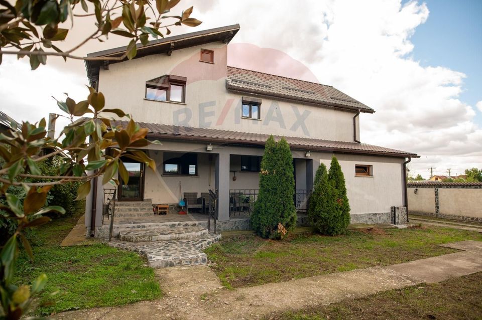 5 room House / Villa for sale