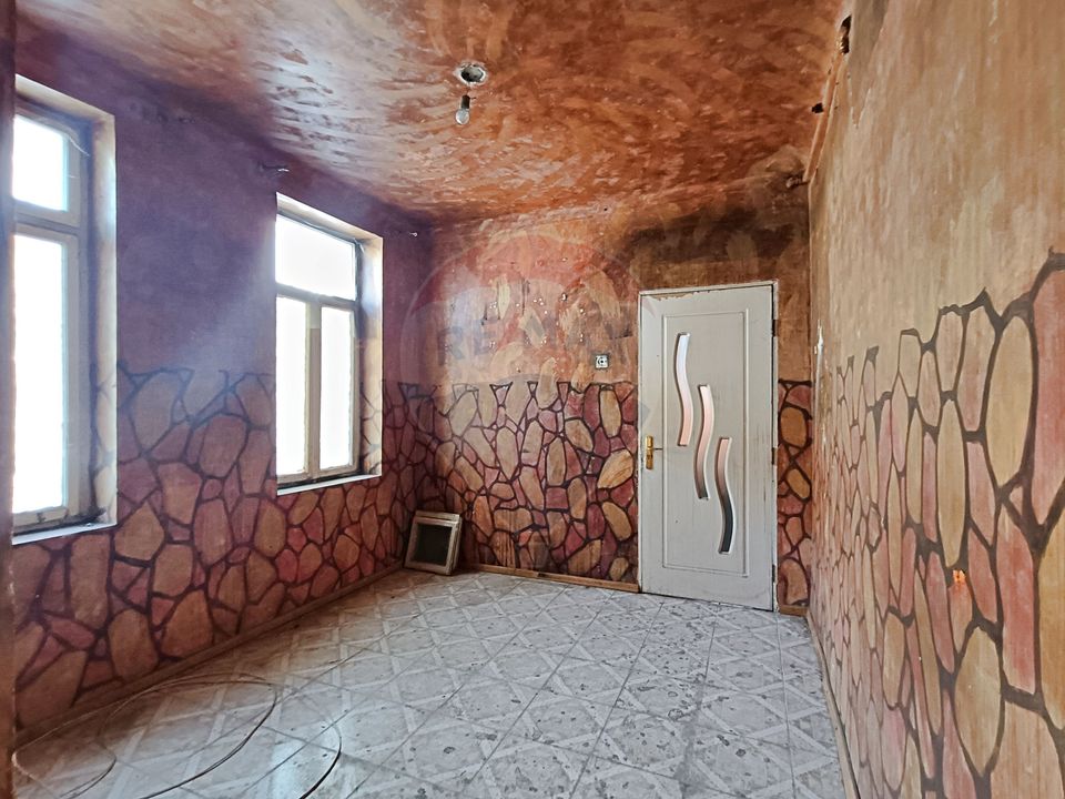 Vanzare Vila Interbelica Stradala, Pta Regina Maria, Ocazie Investitie