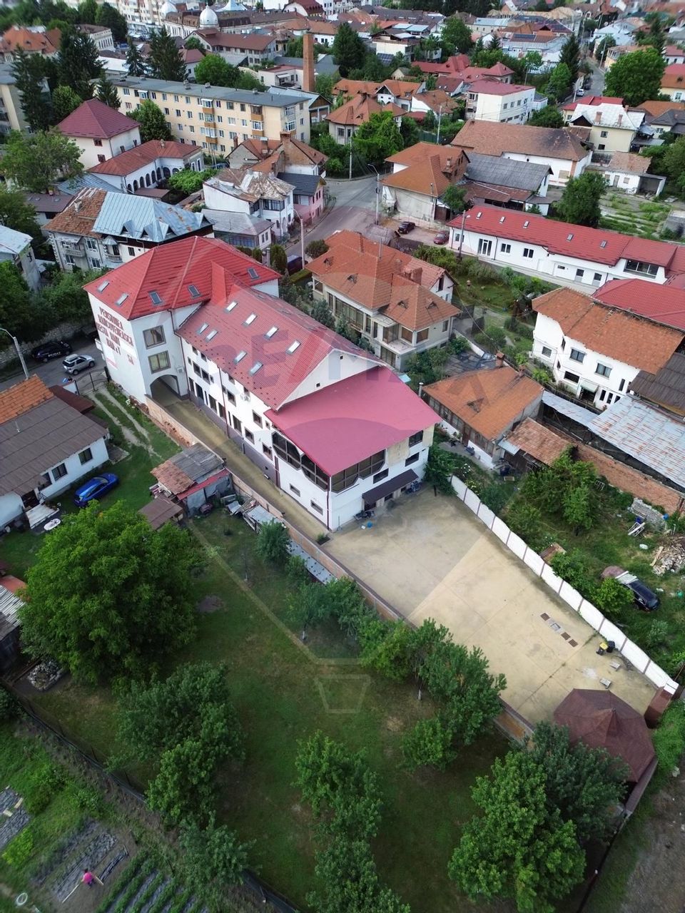 Hotel / Pension for sale 15 rooms in Campulung