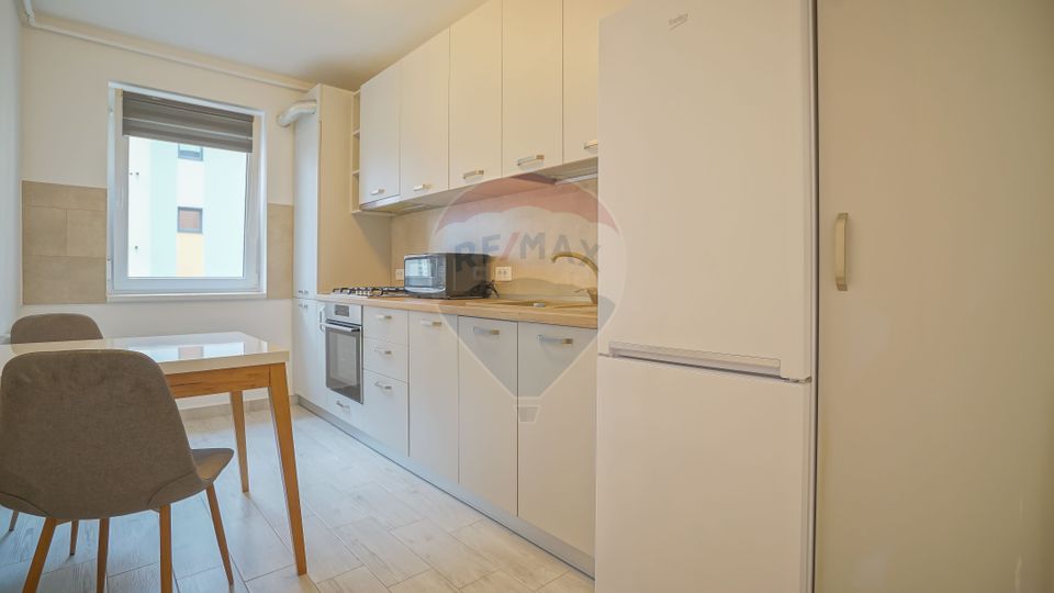 Garsoniera generoasa cu loc de parcare,  Grandis Tractorul