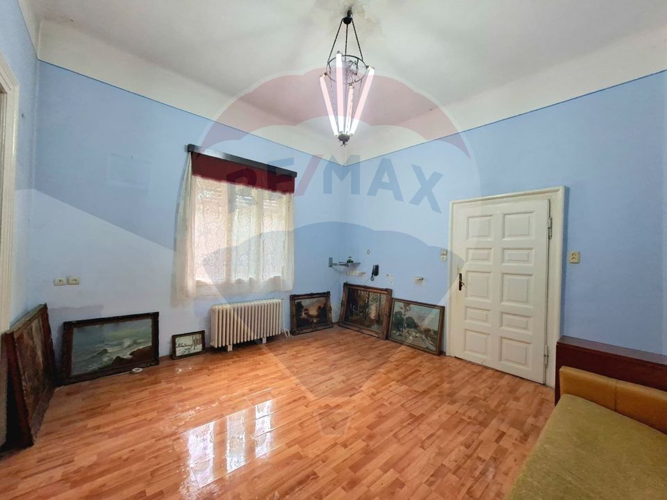 Proprietate centrală Arad,  cotă teren mare, acces auto