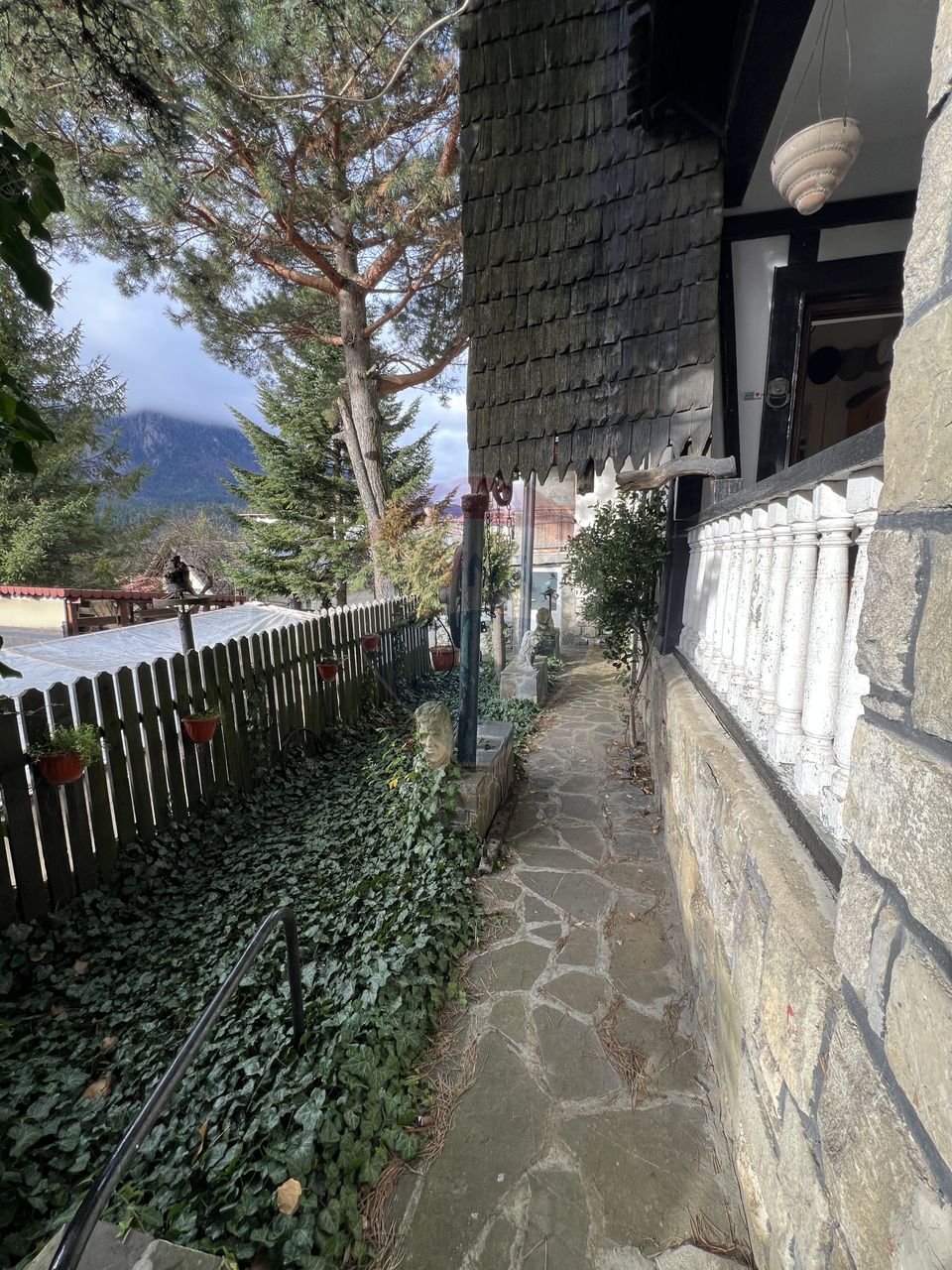 Casă cu poveste în Zamora, Bușteni