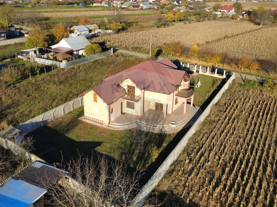 5 room House / Villa for sale