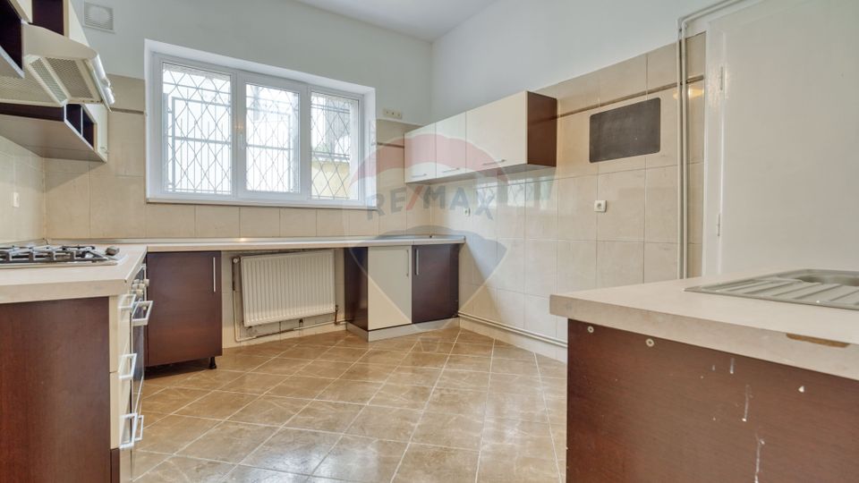 4 room Apartment for rent, Centrul Istoric area