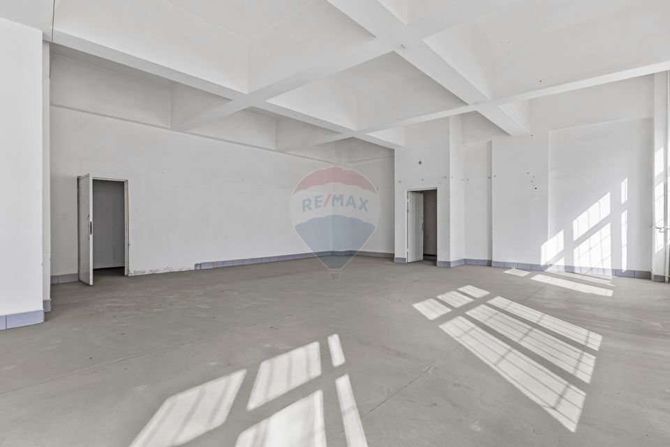 Cladire unica cu destinatii multiple de vanzare Ultracentral Arad