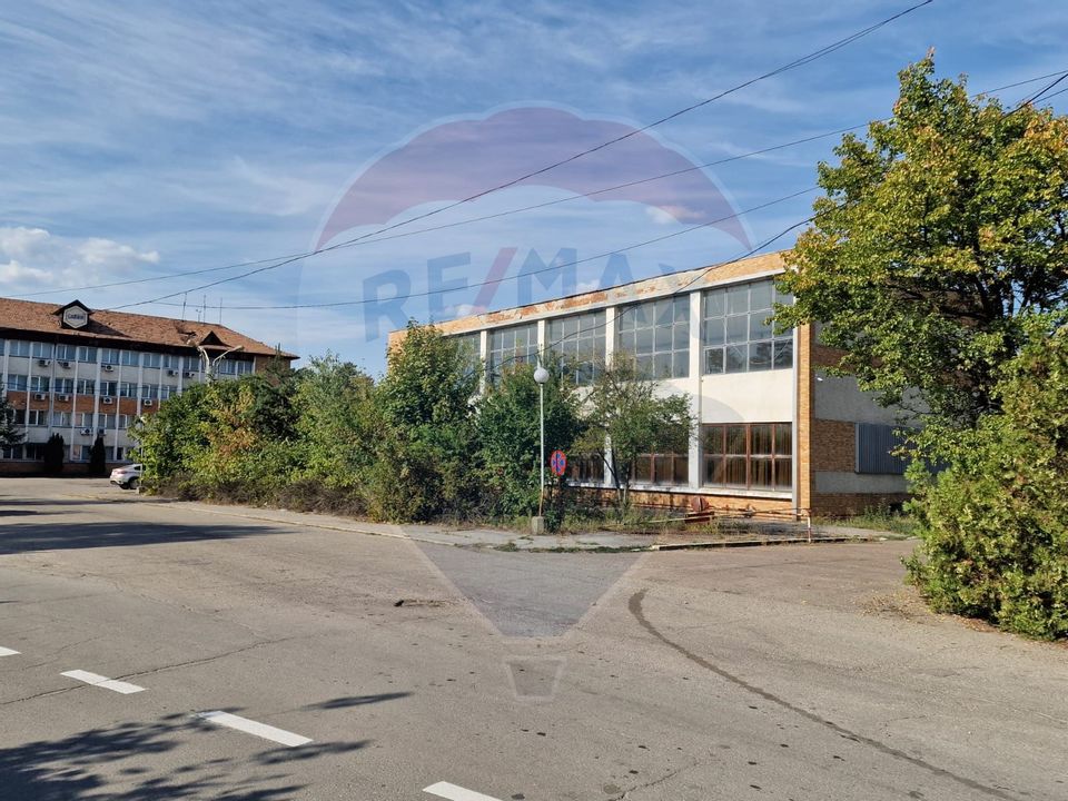 700sq.m Commercial Space for sale