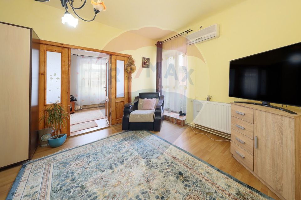 Casă 6 camere și teren 1200 mp