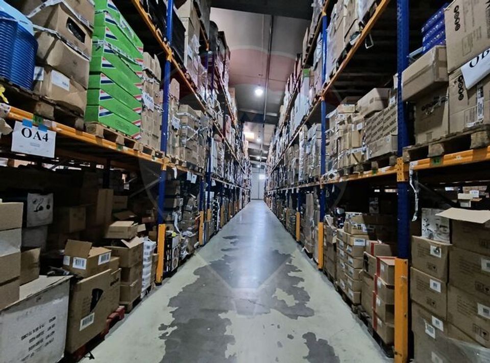Spațiu industrial de 3,600mp de vânzare