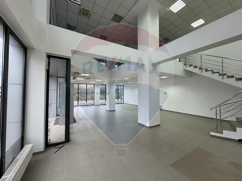 250sq.m Commercial Space for rent, Republicii area