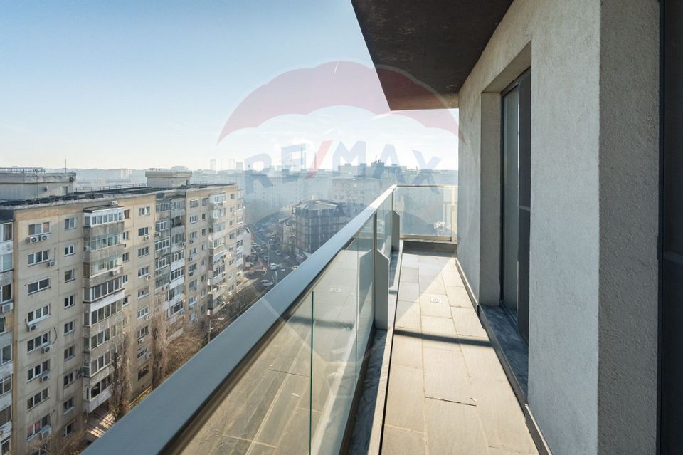 Apartament cu 3 camere de vânzare în zona Dristor