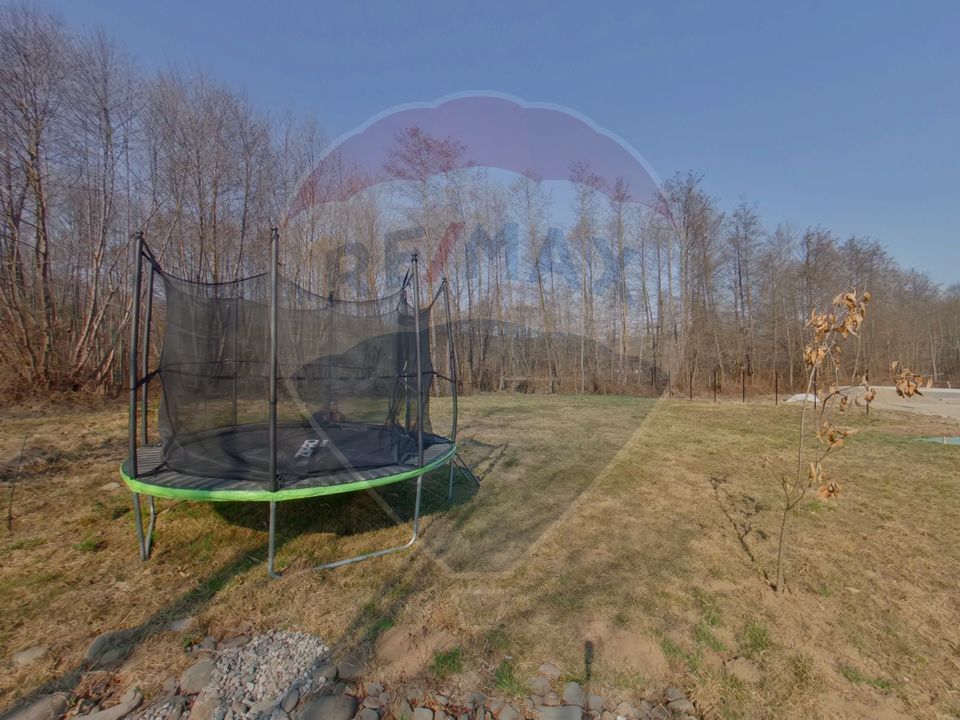 4 room House / Villa for sale