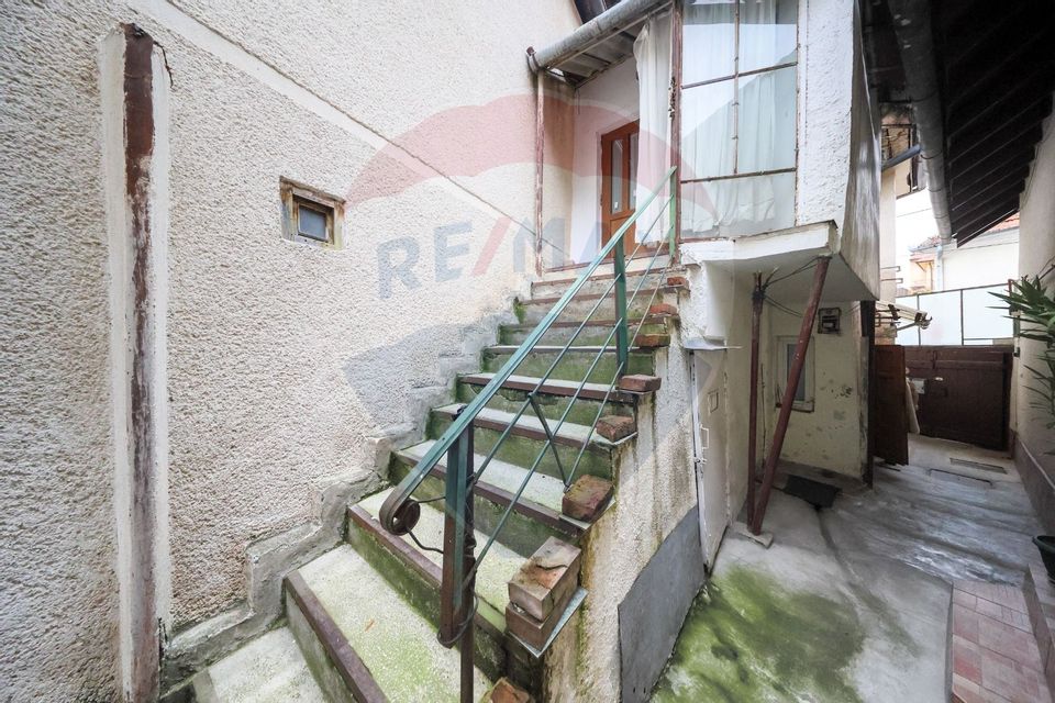 Corp de casă cu 2 studiouri independente, ideal pentru regim hotelier