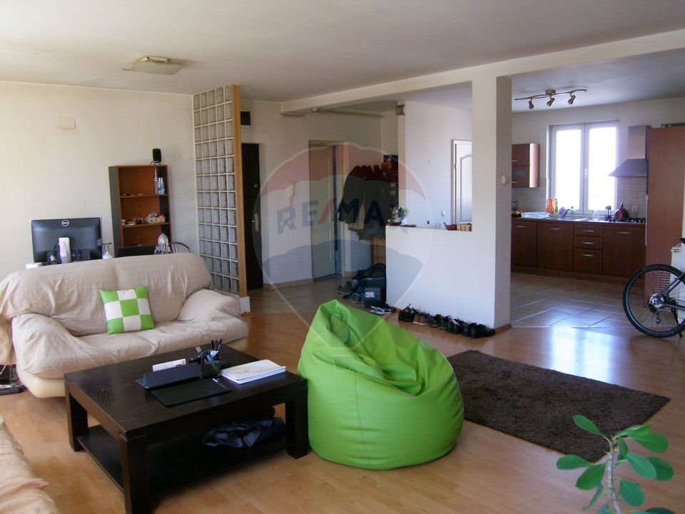 Apartament lux  in bloc cu 3 etaje zona Andrei Muresanu