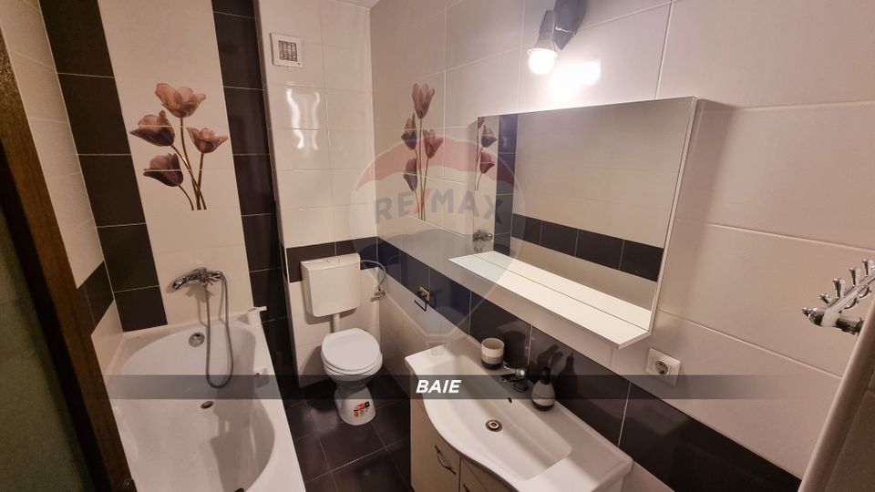 Apartament 3 camere de închiriat bloc nou lift în zona ultra Central