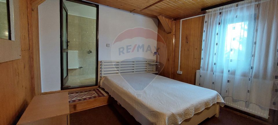 Casa de vacanță  la Păltiniș, 1.150 mp teren, 14 locuri de cazare